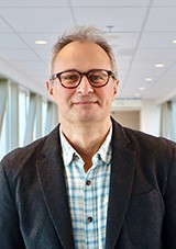 Maziar Divagahi, PhD, conducts research in the Translational Research in Respiratory Diseases Program and Centre for Translational Biology at the Research Institute of the McGill University Health Centre