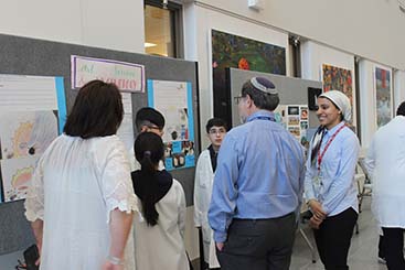STEAM Partnership with the EMSB: Students return to Research Institute to showcase projects to scientists STEAM Partnership with the EMSB: Students return to Research Institute to showcase projects to scientists