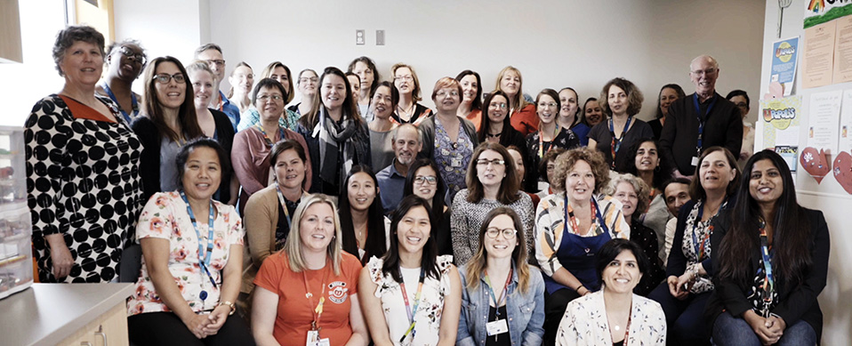L’équipe d’hémato-oncologie de l’Hôpital de Montréal pour enfants et Julie Jaskolski, conseillère, Accueil et services aux familles, Leucan, en 2018