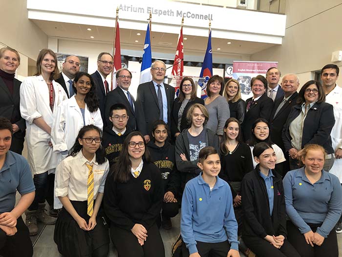 La Commission scolaire English-Montréal et l'Institut de recherche du CUSM lancent un partenariat historique STIAM afin d’engager les jeunes en sciences